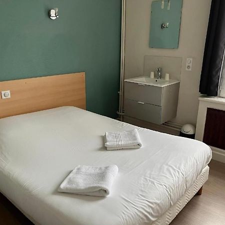 Hotel Aux Bons Amis Реймс Екстериор снимка